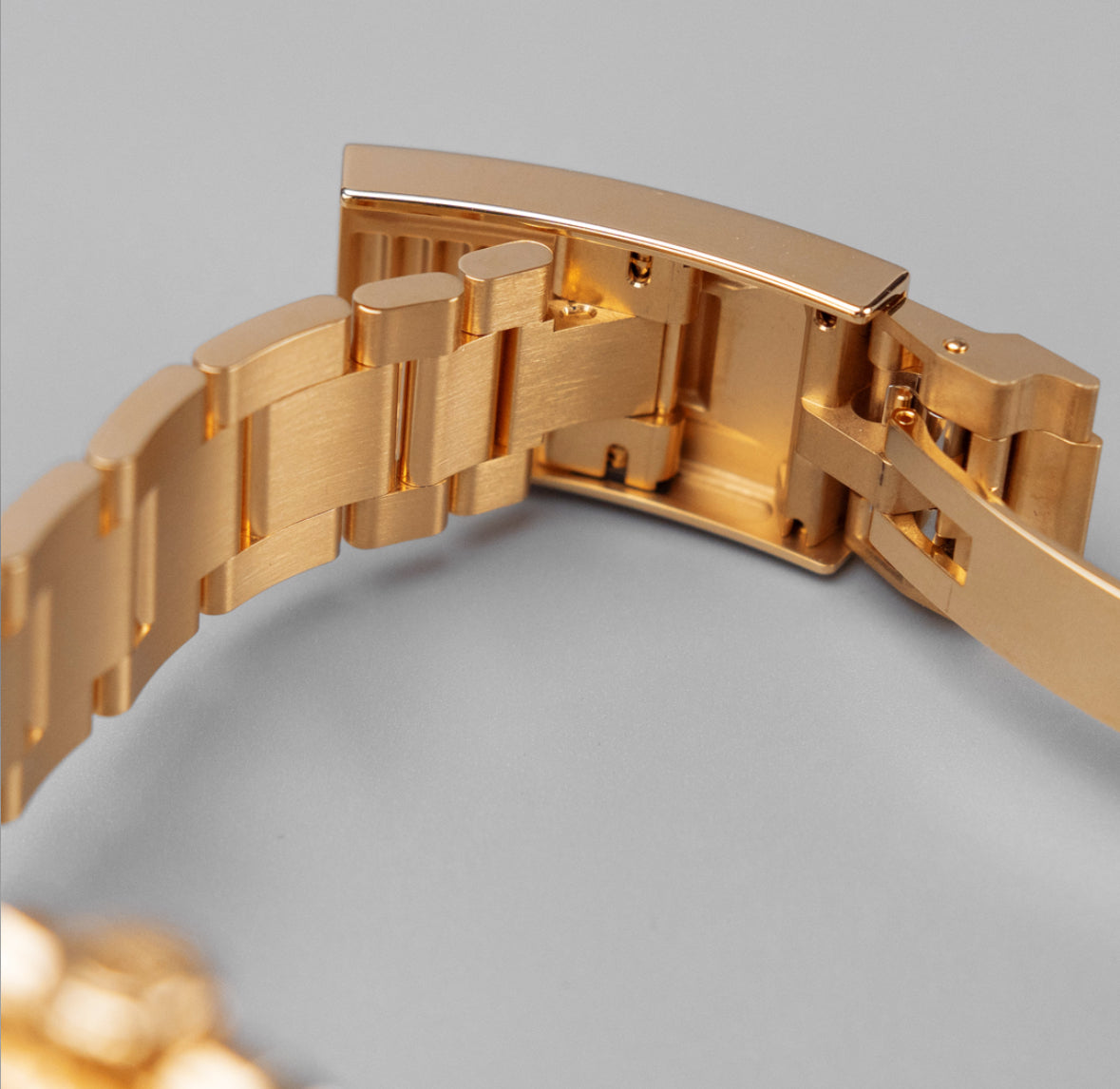 Rolex Submariner Date 126618LN (2026) – 18ct Yellow Gold, Black Dial, Black Cerachrom Bezel