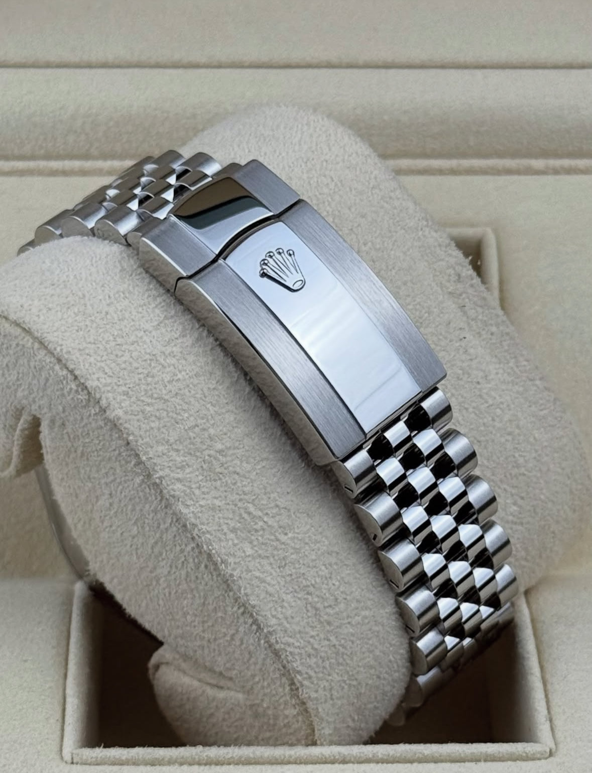Rolex Datejust 41 126300 (2026) – Oystersteel, Mint Green Dial, Smooth Bezel, Jubilee Bracelet