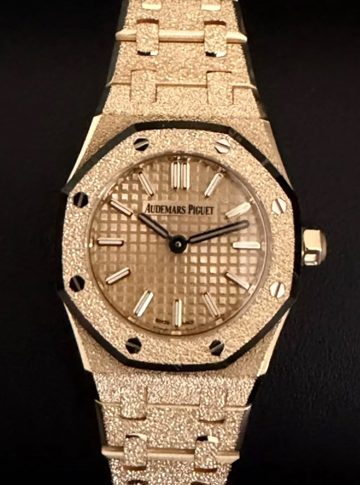 Audemars Piguet Royal Oak Mini Frosted Gold Quartz 67630OR.GG.1312OR.01 (2026)