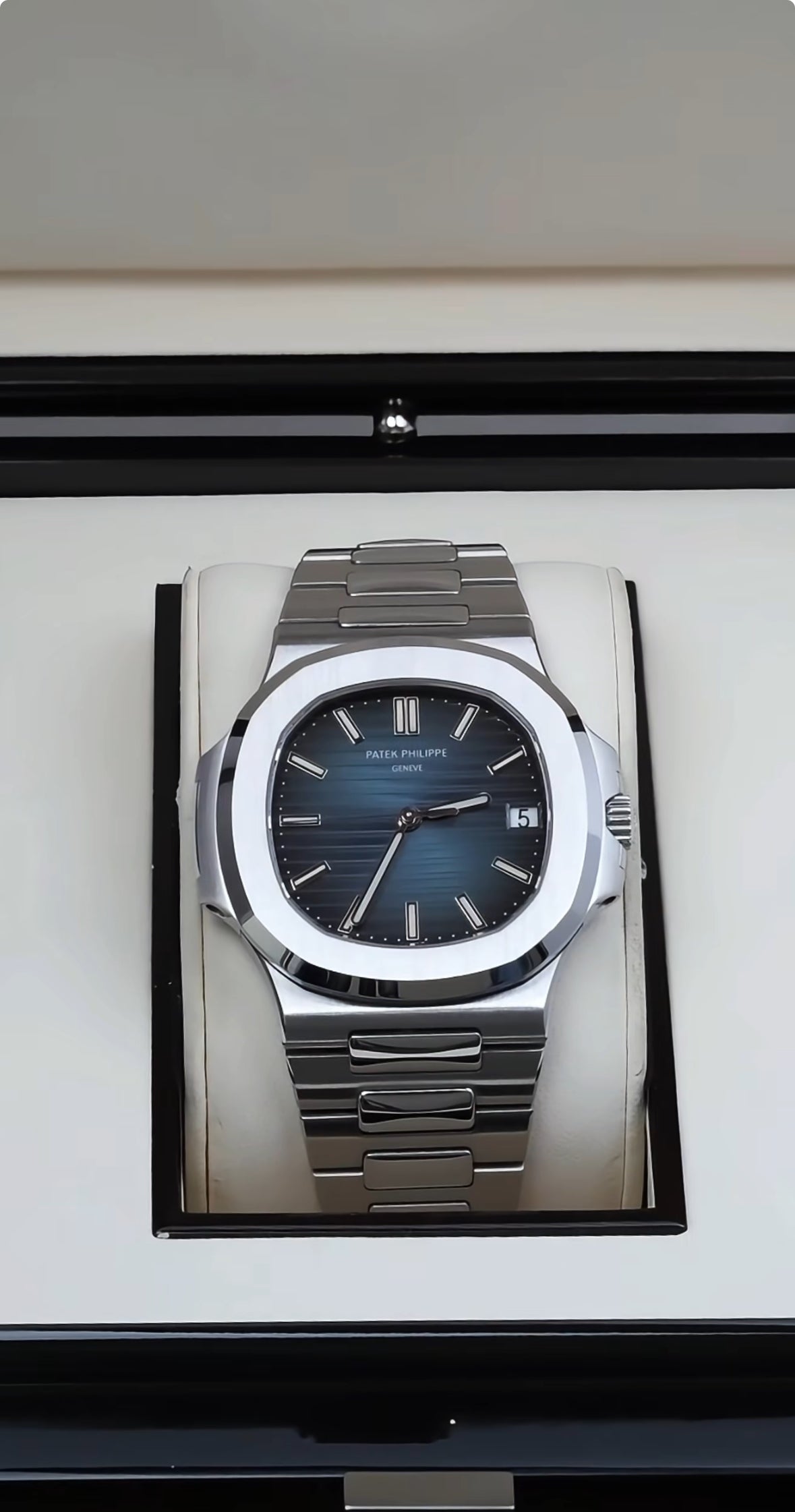 Patek Philippe Nautilus 5711/1A-010 – Blue Dial, Stainless Steel (Discontinued) 2020