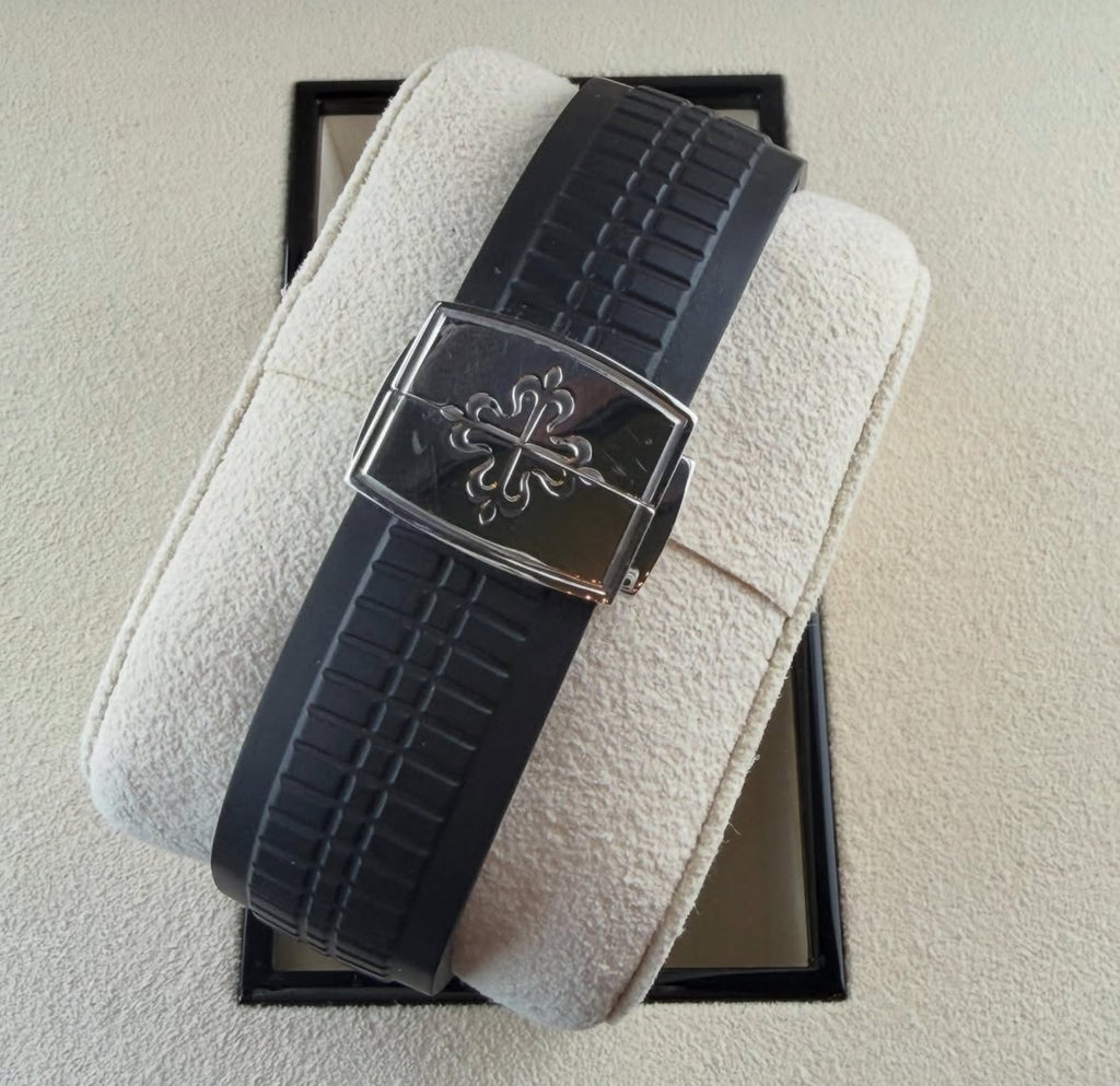 Patek Philippe Aquanaut Travel Time 5164A – Stainless Steel 2023
