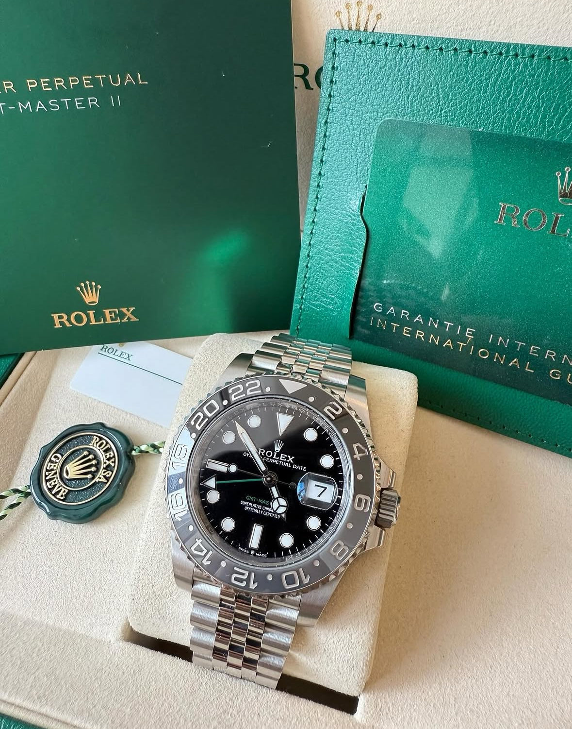 Rolex GMT-Master II 126710GRNR (2026) – "Bruce Wayne", Grey & Black Bezel, Jubilee Bracelet