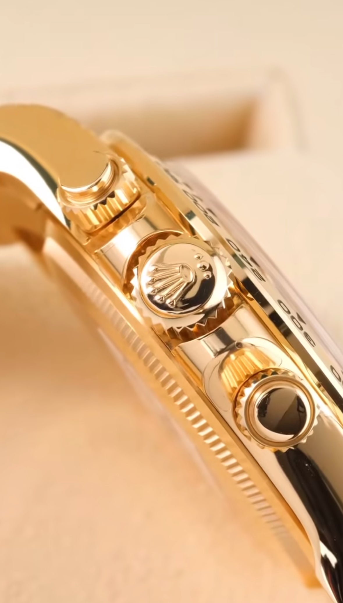 Rolex Daytona 126508 (2026) – 18ct Yellow Gold, Champagne Dial, Oyster Bracelet