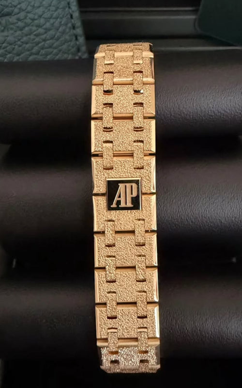Audemars Piguet Royal Oak Mini Frosted Gold Quartz 67630OR.GG.1312OR.01 (2026)