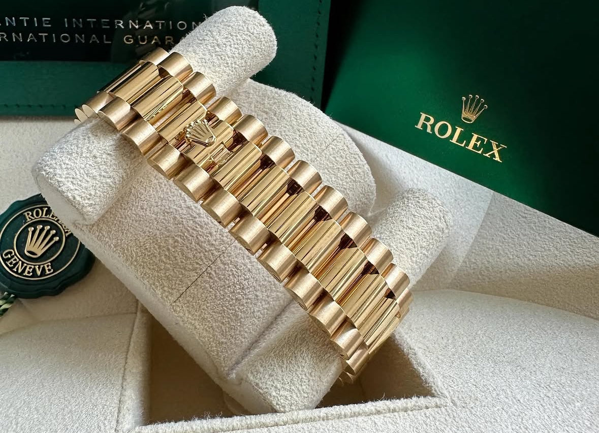 Rolex Day-Date 40 228238 (2026) – 18ct Yellow Gold, Ombré Green, President Bracelet