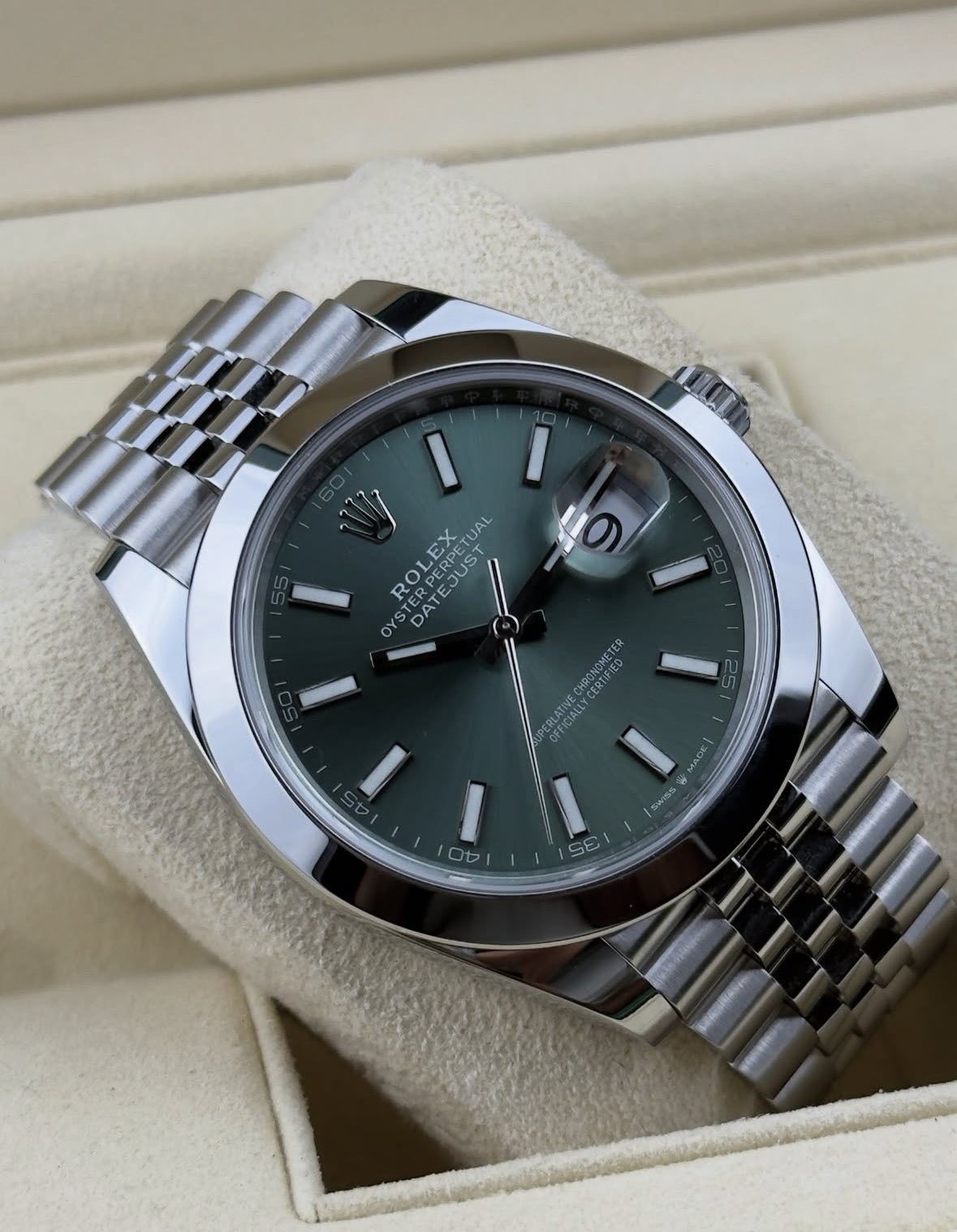 Rolex Datejust 41 126300 (2026) – Oystersteel, Mint Green Dial, Smooth Bezel, Jubilee Bracelet