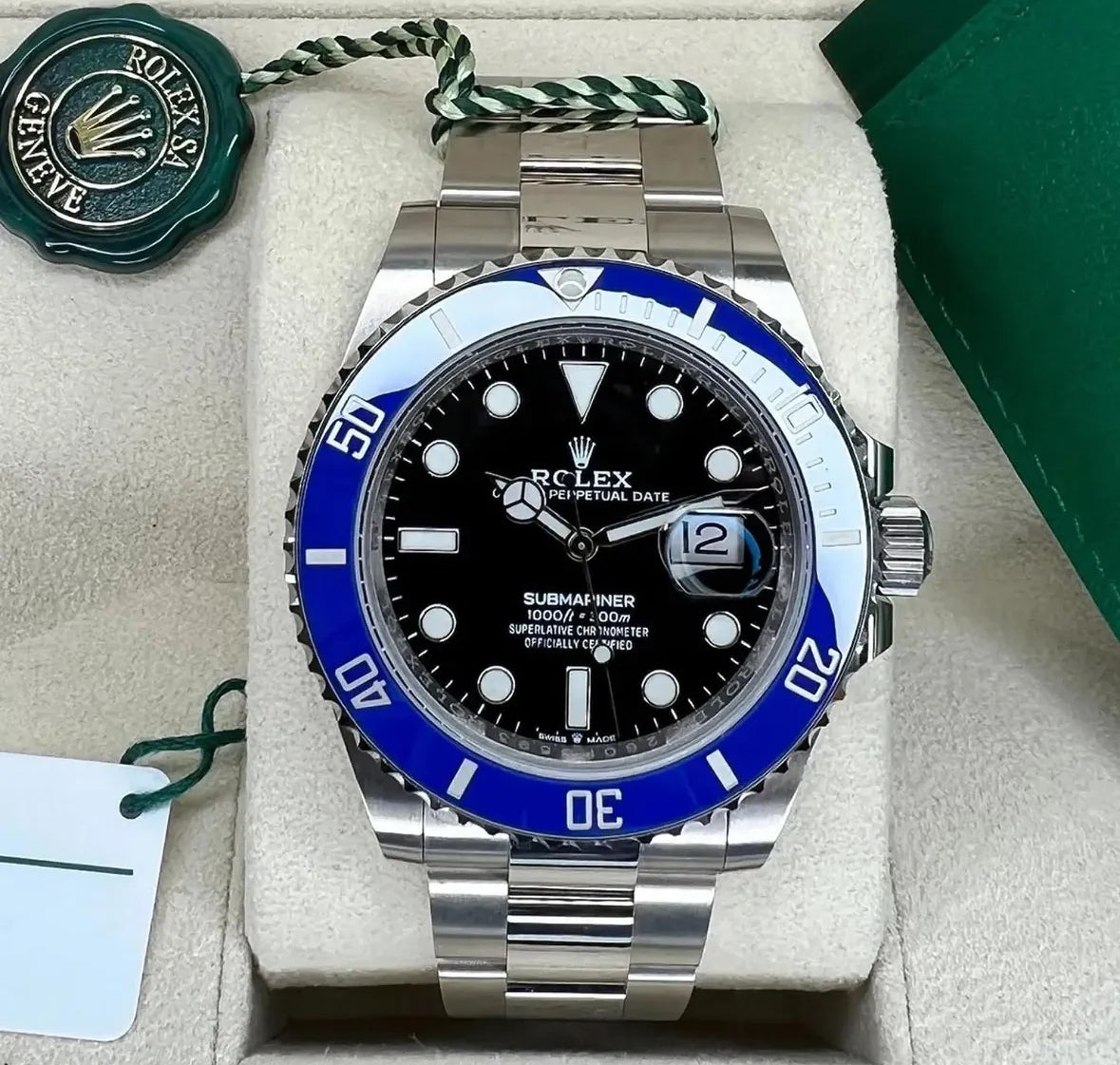Rolex Submariner Date 126619LB – 18ct White Gold, Black Dial, Blue Cerachrom Bezel "Cookie Monster" (Discontinued) 2025