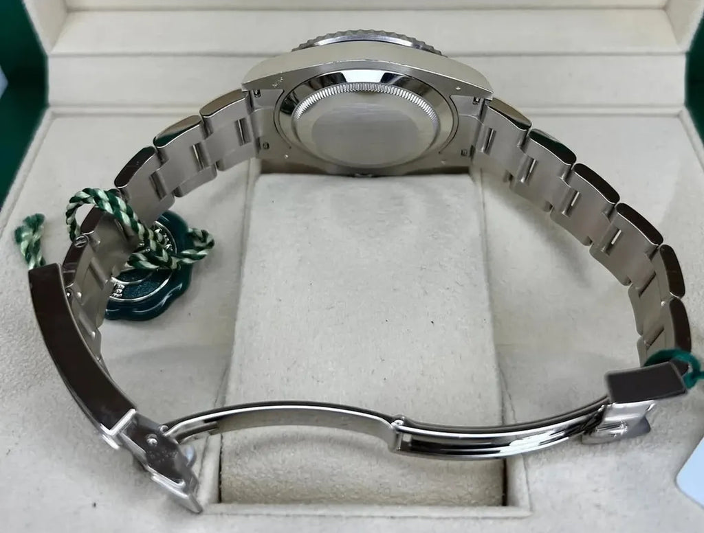 Rolex Submariner Date 126619LB – 18ct White Gold, Black Dial, Blue Cerachrom Bezel "Cookie Monster" (Discontinued) 2025