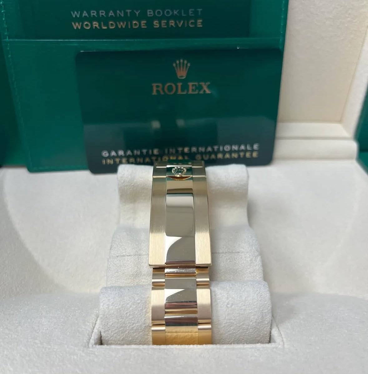 Rolex Submariner Date 126618LB (2026) – 18ct Yellow Gold, Blue Dial, Blue Cerachrom Bezel