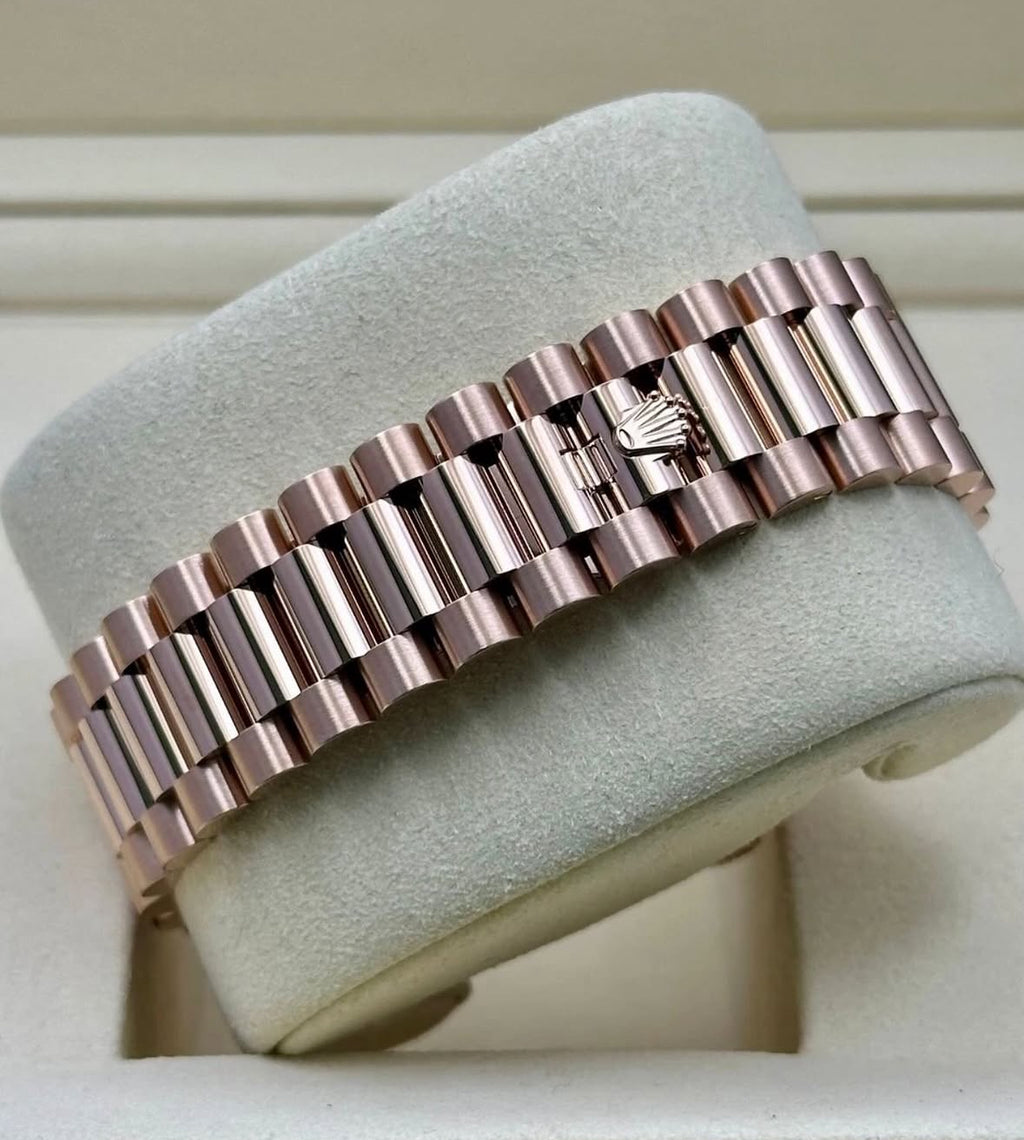 Rolex Day-Date 40 228235 (2026) – 18ct Everose Gold, Ombre Black Dial, President Bracelet
