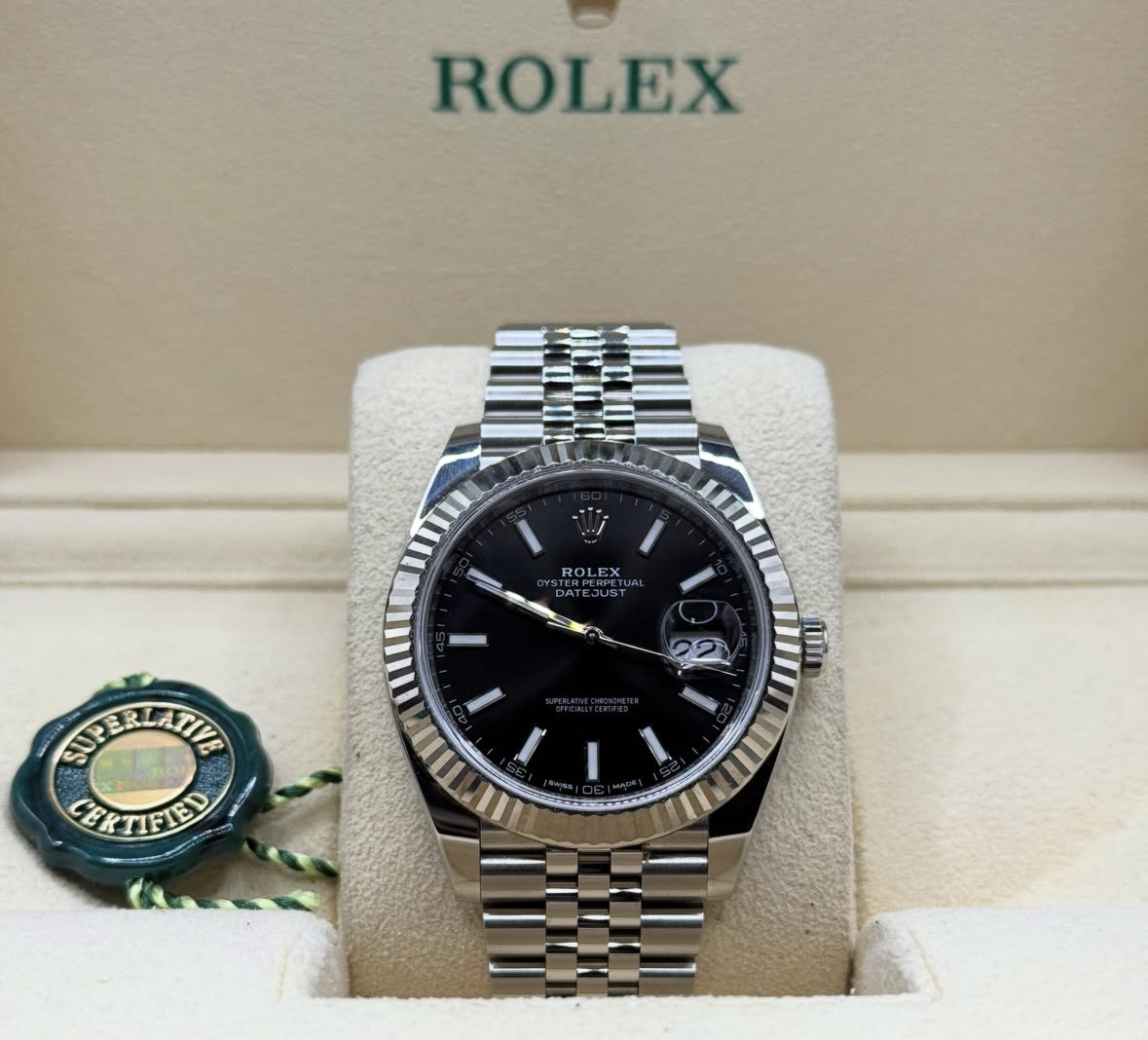 Rolex Datejust 41 126334 (2026) – White Rolesor, Black Dial, Fluted Bezel, Jubilee