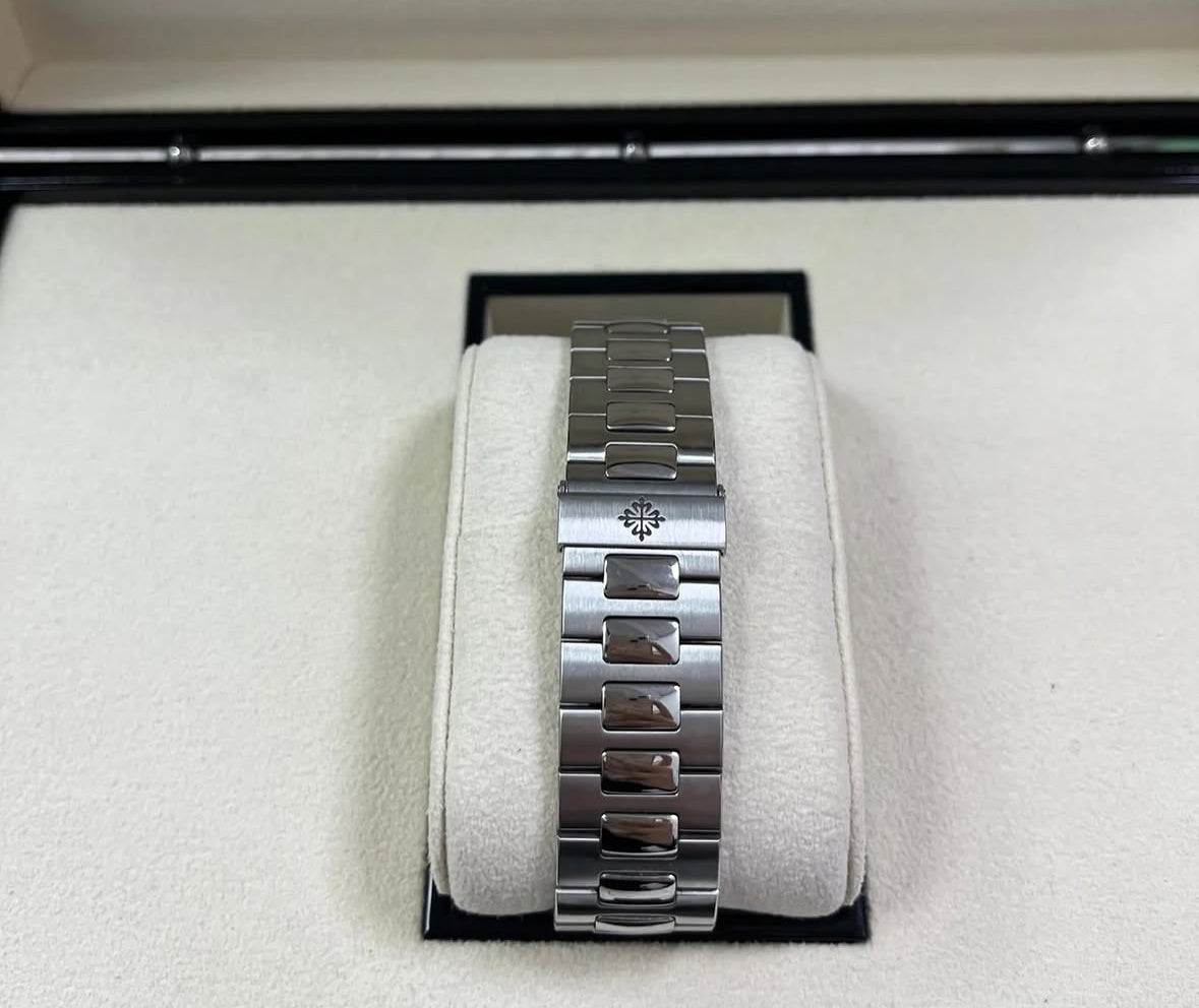 Patek Philippe Nautilus Chronograph 5980/1A-001 – Blue Dial, Stainless Steel (Discontinued) 2014