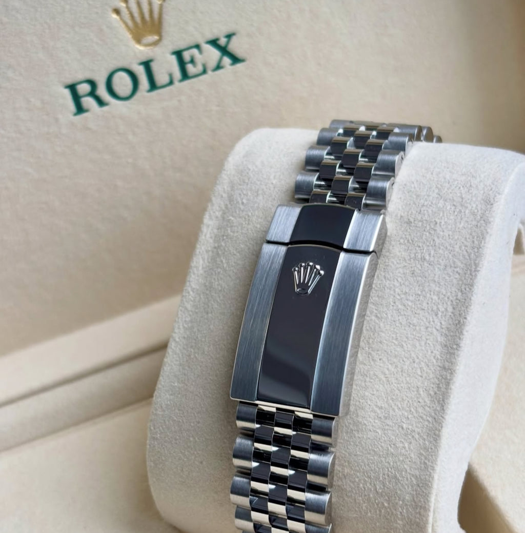 Rolex Datejust 41 126334 (2026) – White Rolesor, Wimbledon Slate Dial, Fluted Bezel, Jubilee