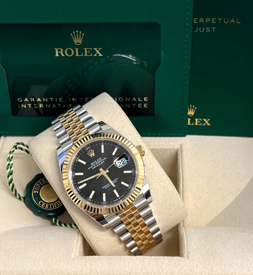 Rolex Datejust 41 126333 (2026) – Yellow Rolesor, Black Dial, Fluted Bezel, Jubilee